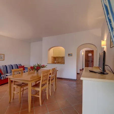 Villa Charming Small V4 Sleeps 4 - No Pool *