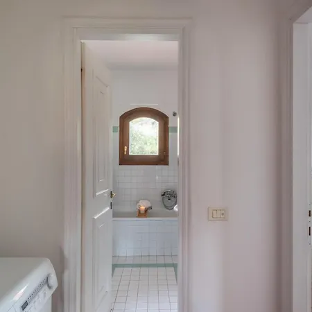 Villa Charming Small V4 Sleeps 4 - No Pool