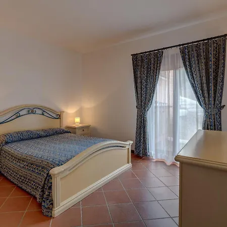 Charming Small V4 Sleeps 4 - No Pool ヴィラ Punta de su Torrione