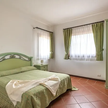 Charming Small V4 Sleeps 4 - No Pool Villa *