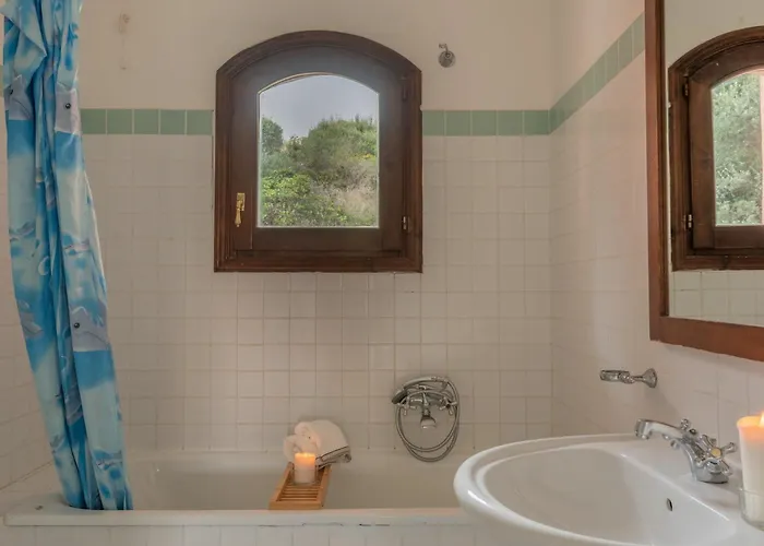 Charming Small V4 Sleeps 4 - No Pool